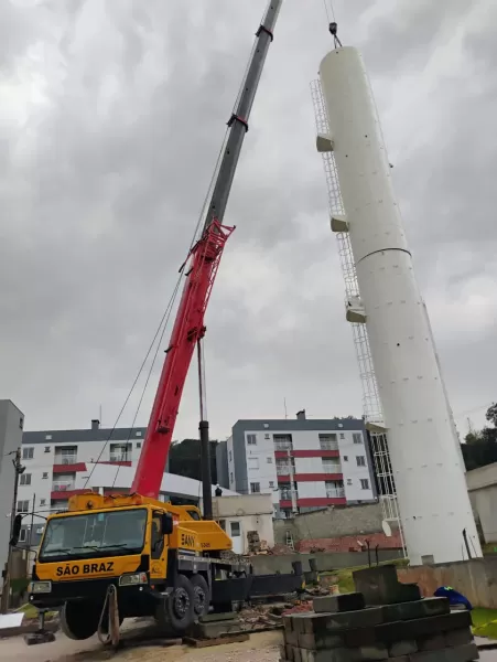 Locação de guindaste para montagem de estruturas metálicas em Curitiba